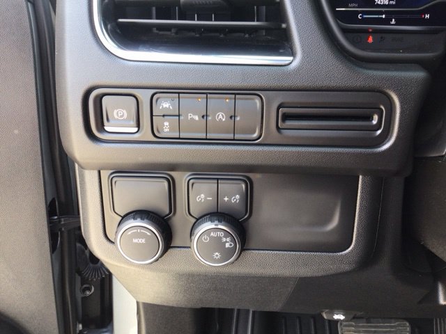 Used 2024 Chevrolet Tahoe LT RWD image 14