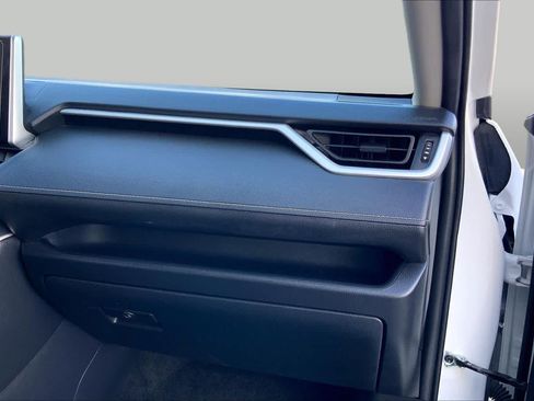 Certified 2025 Toyota RAV4 XLE FWD image 18