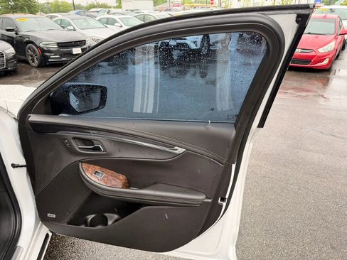 Used 2015 Chevrolet Impala LTZ FWD image 19