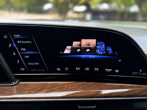Used 2023 Cadillac Escalade ESV Sport Platinum AWD/4WD image 21
