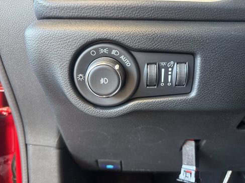 New 2026 Chrysler Pacifica Select FWD image 23