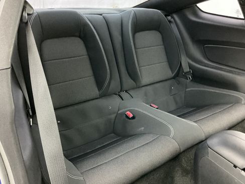 Used 2016 Ford Mustang Coupe RWD image 21