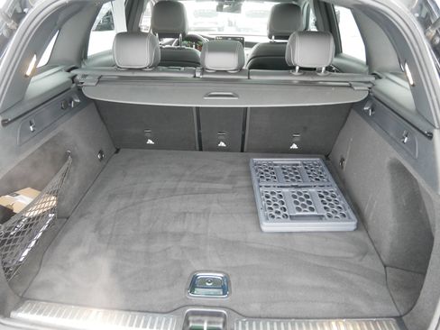 Used 2022 Mercedes-Benz GLC 300 4MATIC w/ Multimedia Package Lite image 18