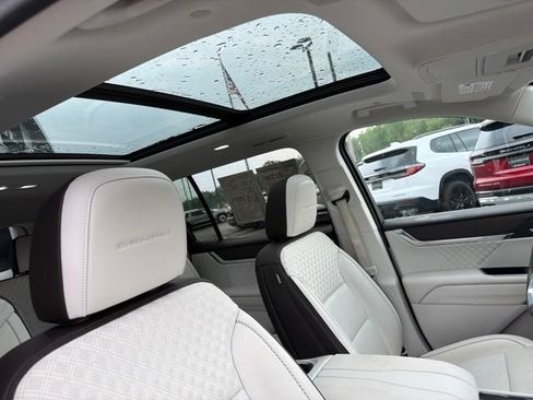 Used 2024 GMC Acadia Denali w/ Super Cruise Package AWD/4WD image 13