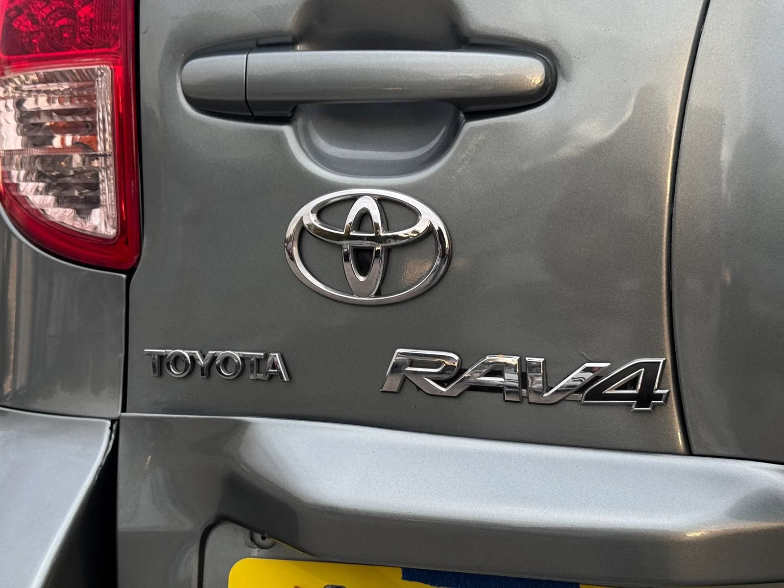 Used 2007 Toyota RAV4 4WD image 2