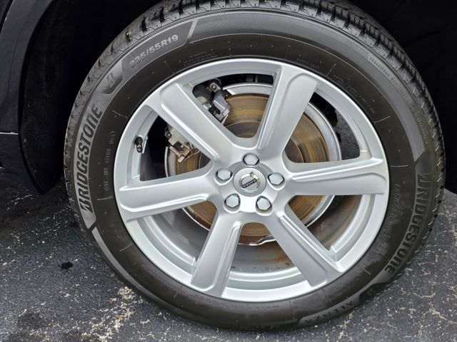 Used 2022 Volvo XC90 T5 Momentum AWD/4WD image 8