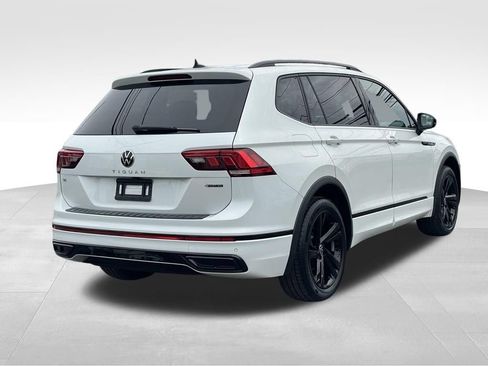 Used 2023 Volkswagen Tiguan SE R-Line AWD/4WD image 4