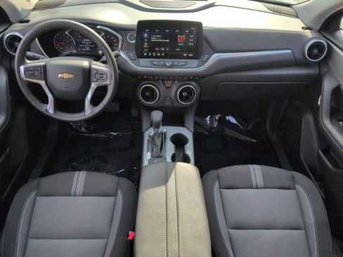 Used 2025 Chevrolet Blazer LT FWD image 25