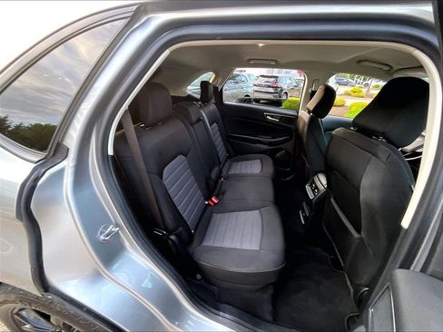 Used 2022 Ford Edge SE w/ Black Appearance Package AWD/4WD image 16