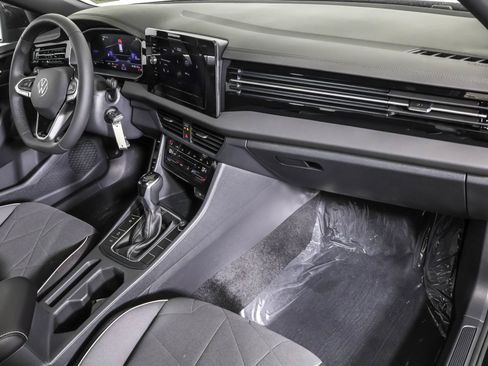 Used 2026 Volkswagen Jetta Sport FWD image 41