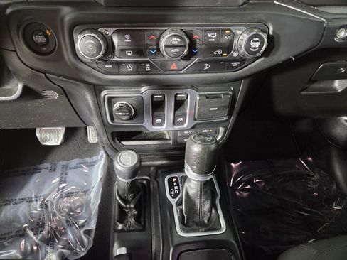 Used 2018 Jeep Wrangler Sport image 22