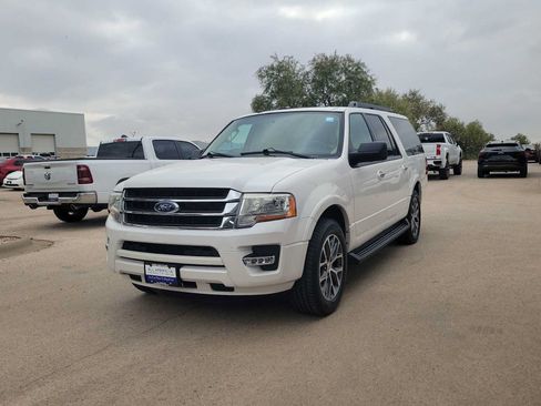Used 2017 Ford Expedition EL XLT w/ Equipment Group 202A RWD image 4