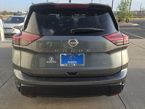 Used 2024 Nissan Rogue S AWD/4WD image 6