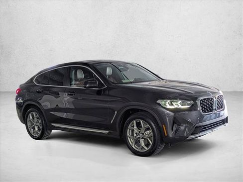 Used 2022 BMW X4 xDrive30i w/ Convenience Package AWD/4WD image 3