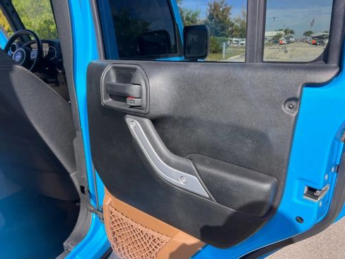 Used 2017 Jeep Wrangler Unlimited Sahara w/ Max Tow Package image 23