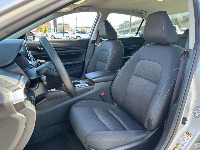 Used 2025 Nissan Altima 2.5 SV AWD/4WD image 9