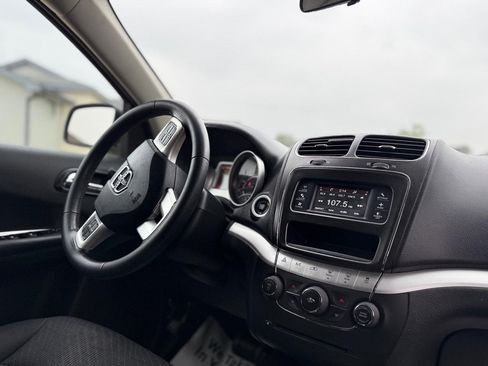 Used 2018 Dodge Journey SE w/ Popular Equipment Group FWD image 23