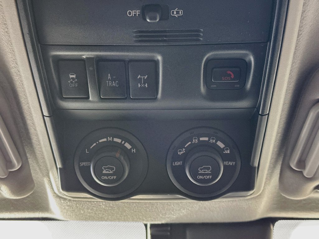 Used 2021 Toyota 4Runner TRD Off-Road AWD/4WD image 38