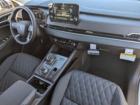 New 2025 Mitsubishi Outlander SEL image 8