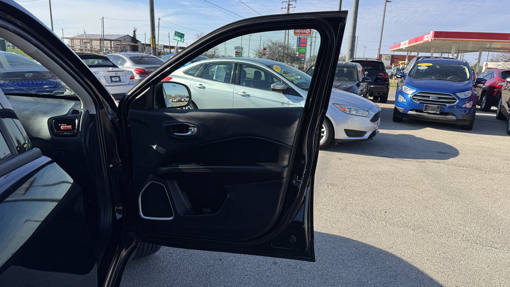 Used 2019 Jeep Compass Limited AWD/4WD image 25