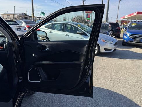 Used 2019 Jeep Compass Limited image 25