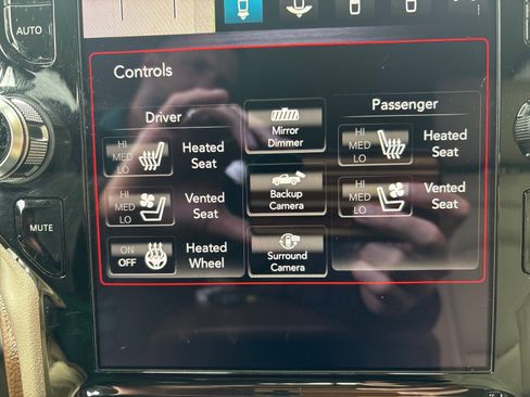 Used 2019 RAM 1500 Laramie AWD/4WD image 24