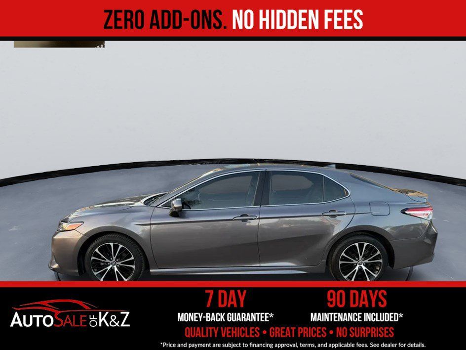 Used 2020 Toyota Camry SE FWD image 3