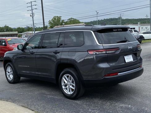 Used 2023 Jeep Grand Cherokee L Laredo image 5