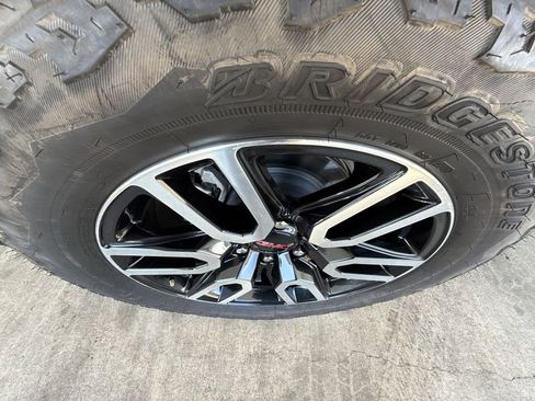 Certified 2025 GMC Sierra 1500 AT4 w/ Technology Package image 40