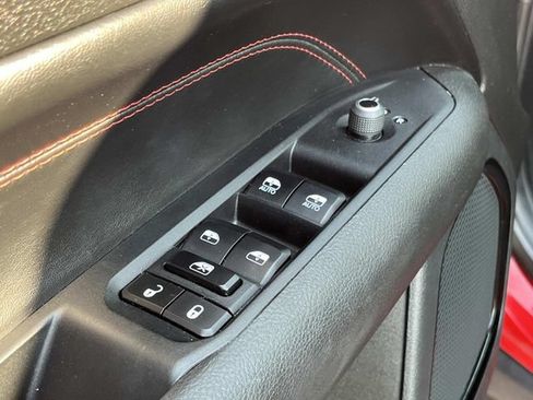 Used 2024 Jeep Compass Trailhawk AWD/4WD image 28