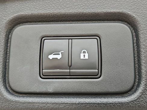 Used 2024 Nissan Pathfinder SL FWD image 20