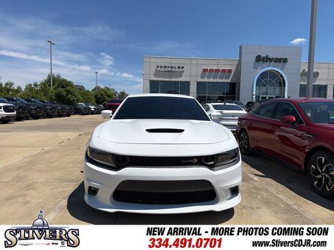 Used 2022 Dodge Charger Scat Pack w/ Plus Group RWD image 2