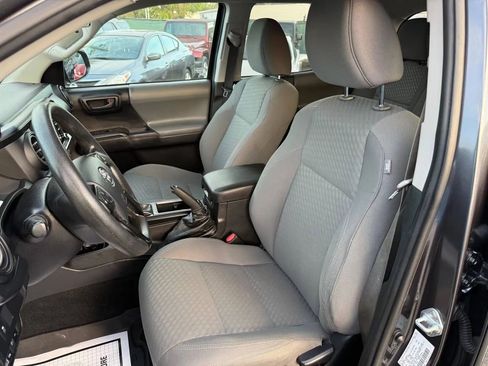 Used 2021 Toyota Tacoma SR AWD/4WD image 11