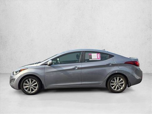 Used 2015 Hyundai Elantra SE w/ Option Group 02 FWD image 9