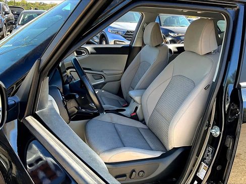 Certified 2023 Kia Soul EX image 7