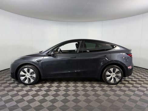 Used 2024 Tesla Model Y Long Range AWD/4WD image 8