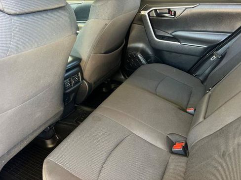 Certified 2022 Toyota RAV4 LE AWD/4WD image 4