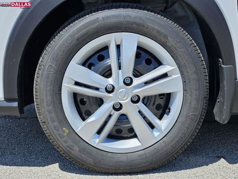 New 2025 Nissan Kicks Play S image 8