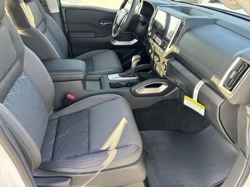 New 2026 Nissan Frontier SV w/ SV Convenience Package image 9