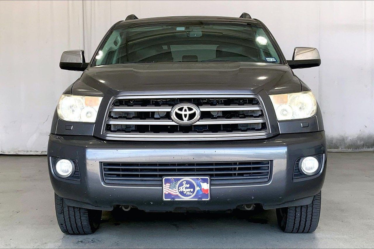 Used 2016 Toyota Sequoia Limited w/ Safety & Convenience Package RWD image 3