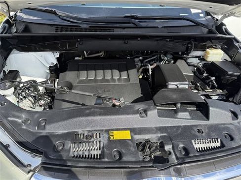 Used 2015 Toyota Highlander XLE image 27