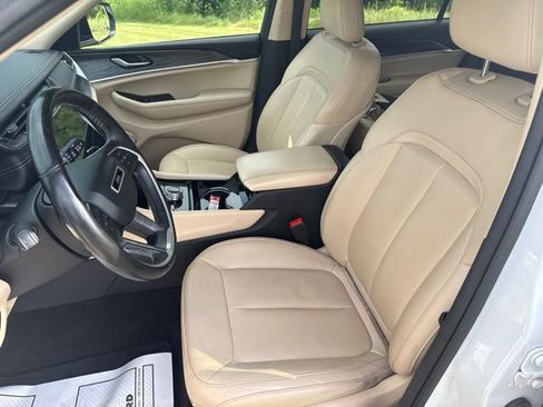 Used 2022 Jeep Grand Cherokee L Limited AWD/4WD image 13