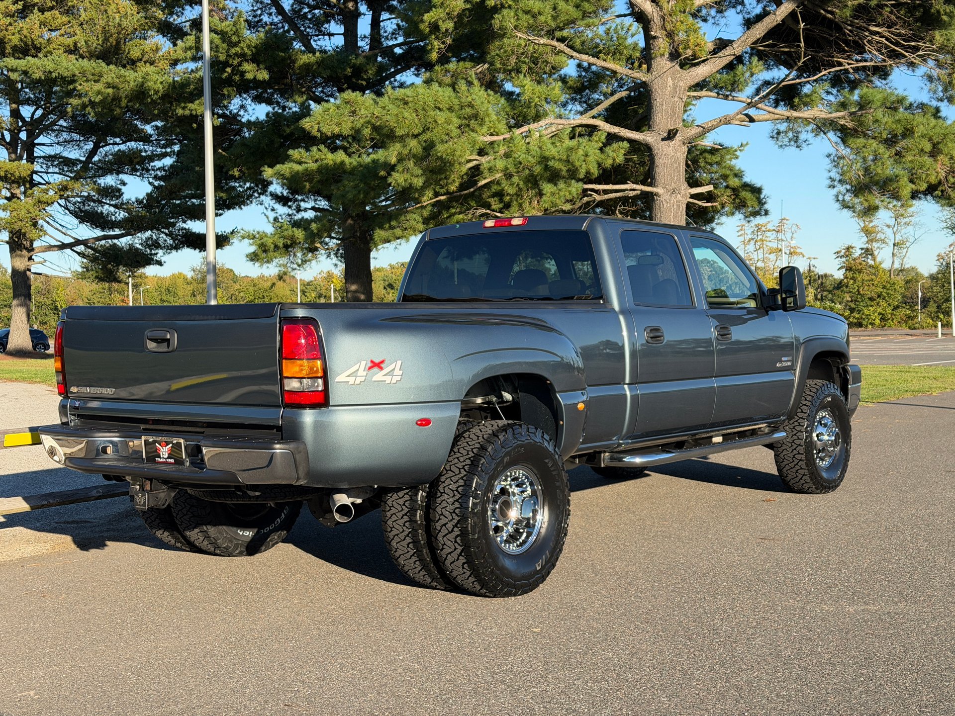 Used 2006 Chevrolet Silverado 3500 LT w/ Heavy-Duty Power Package AWD/4WD image 5