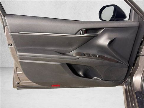 Used 2024 Toyota Camry SE FWD image 10