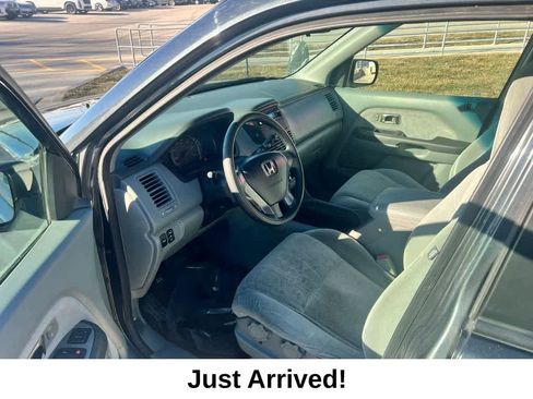 Used 2004 Honda Pilot LX image 2