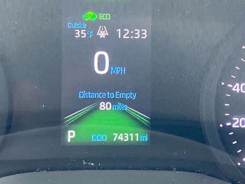 Used 2022 Toyota Sienna XLE w/ XLE Plus Package image 12