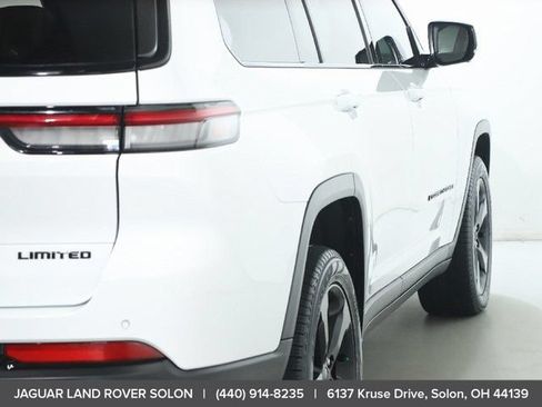 Used 2022 Jeep Grand Cherokee L Limited w/ Luxury Tech Group II AWD/4WD image 8