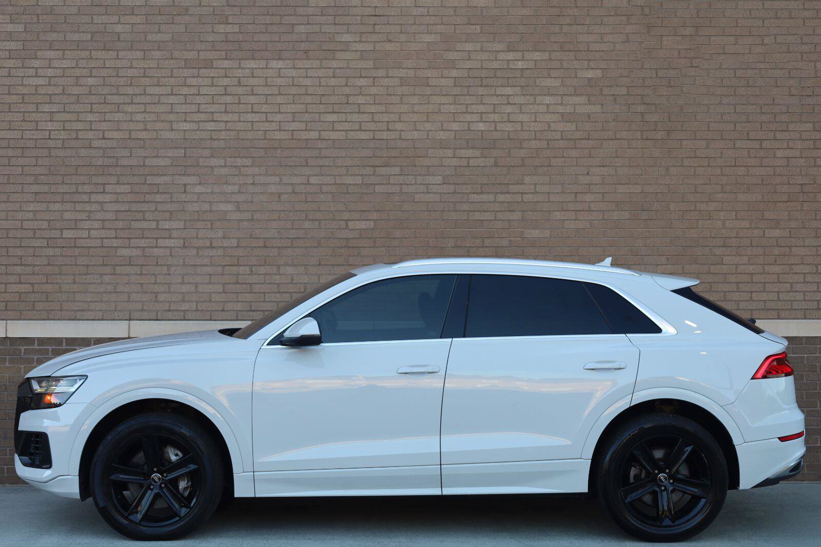 Used 2019 Audi Q8 Premium w/ Convenience Package AWD/4WD image 2
