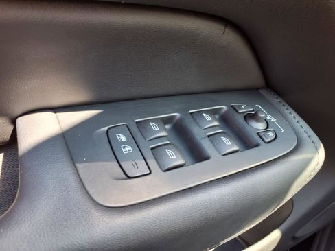 Used 2024 Volvo XC60 B5 Plus image 26