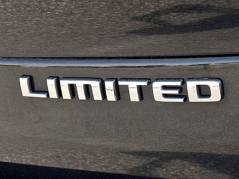 Used 2022 Jeep Grand Cherokee L Limited AWD/4WD image 34